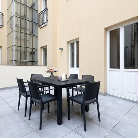 Kinsky Garden Apartments And Suites By Dwellfort Praha Bagian luar foto
