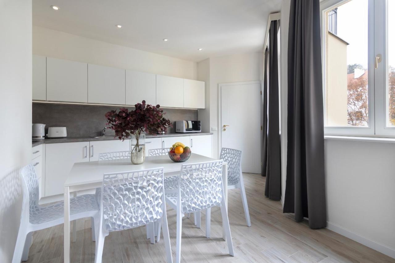 Kinsky Garden Apartments And Suites By Dwellfort Praha Bagian luar foto