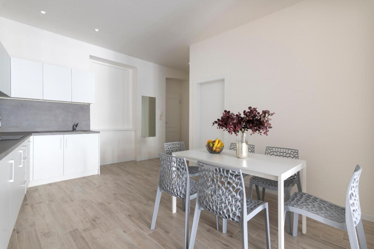 Kinsky Garden Apartments And Suites By Dwellfort Praha Bagian luar foto