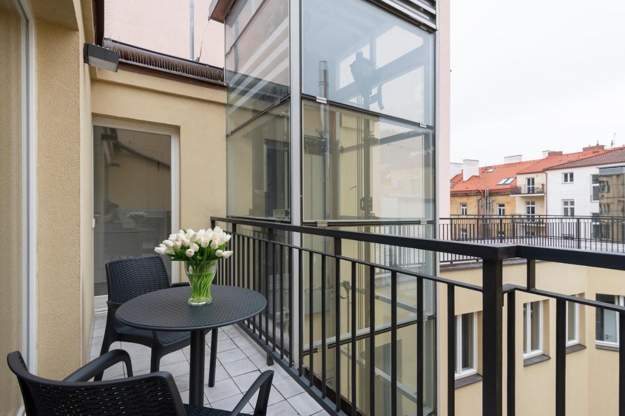 Kinsky Garden Apartments And Suites Praha Bagian luar foto