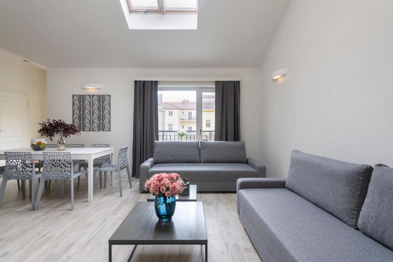 Kinsky Garden Apartments And Suites By Dwellfort Praha Bagian luar foto