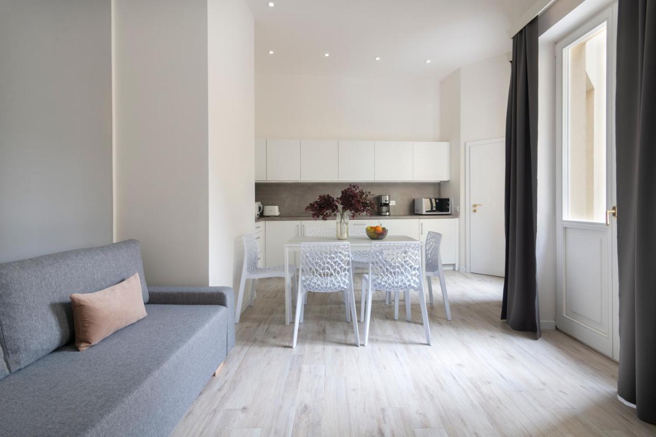 Kinsky Garden Apartments And Suites By Dwellfort Praha Bagian luar foto
