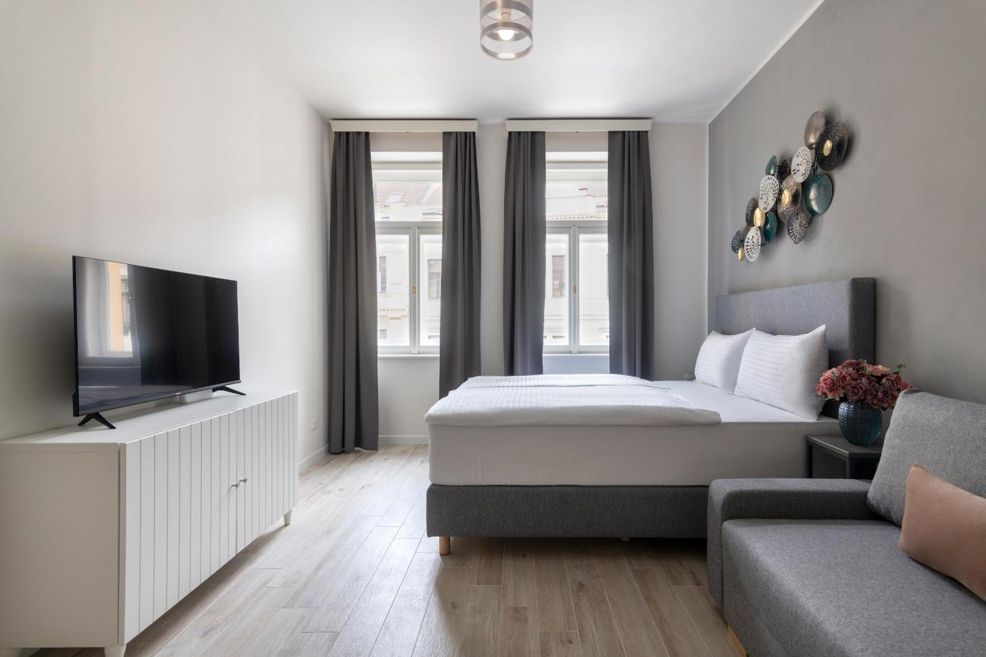 Kinsky Garden Apartments And Suites By Dwellfort Praha Bagian luar foto