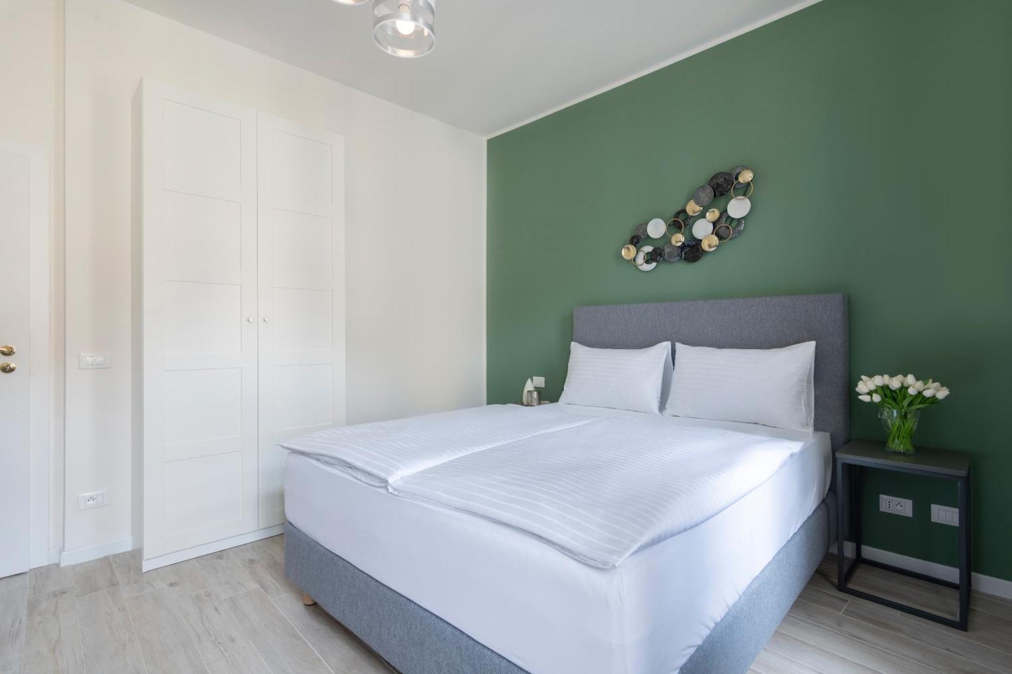 Kinsky Garden Apartments And Suites By Dwellfort Praha Bagian luar foto