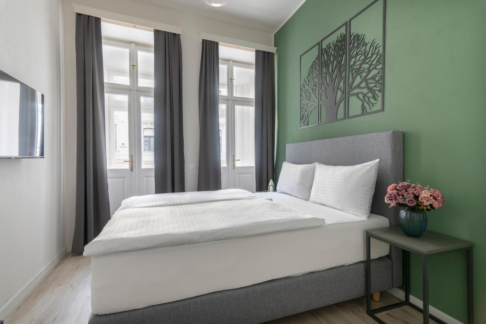 Kinsky Garden Apartments And Suites Praha Bagian luar foto