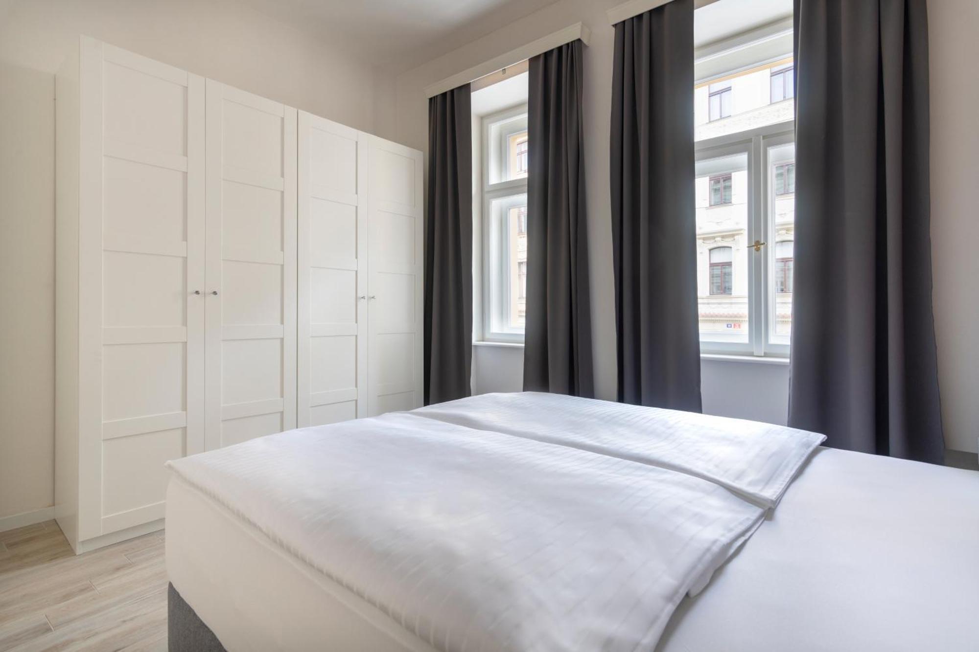 Kinsky Garden Apartments And Suites By Dwellfort Praha Ruang foto