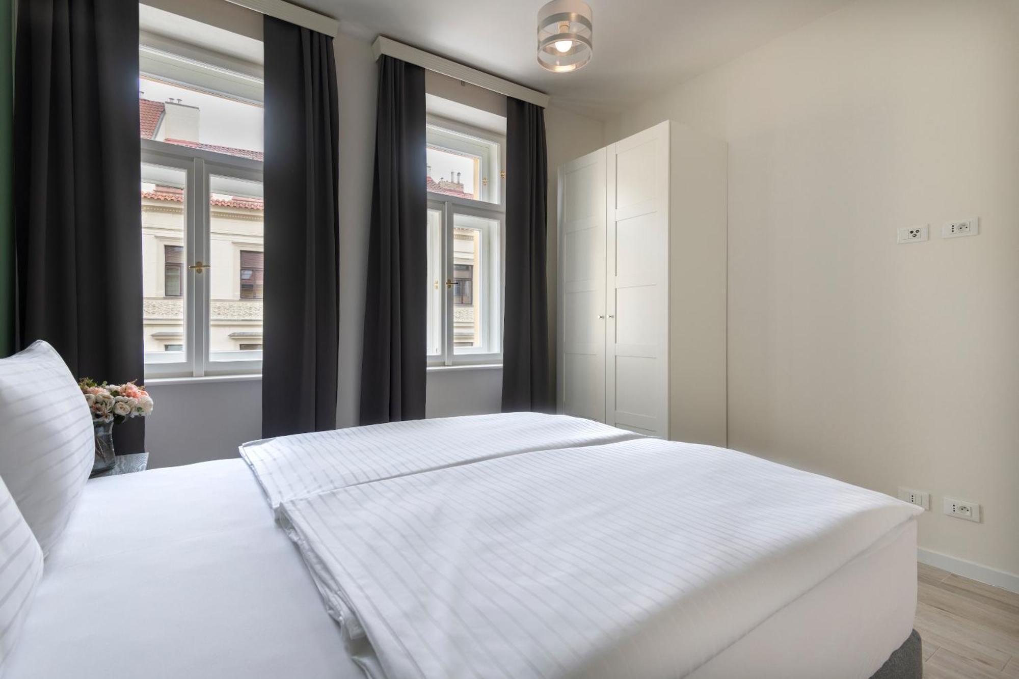 Kinsky Garden Apartments And Suites By Dwellfort Praha Ruang foto